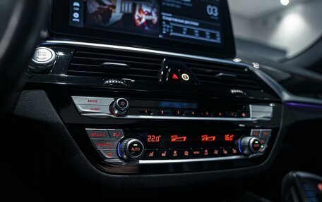 BMW 5 серия, 2021 год, 4 590 000 рублей, 15 фотография
