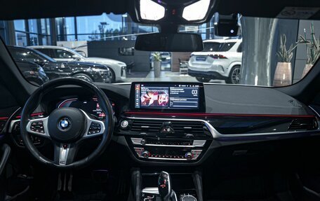 BMW 5 серия, 2021 год, 4 590 000 рублей, 17 фотография