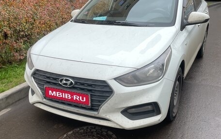 Hyundai Solaris II рестайлинг, 2017 год, 900 000 рублей, 1 фотография