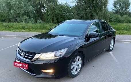 Honda Accord IX рестайлинг, 2013 год, 1 490 000 рублей, 2 фотография