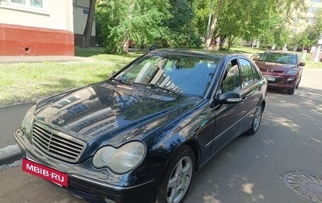 Mercedes-Benz C-Класс, 2001 год, 750 000 рублей, 3 фотография