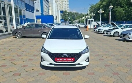 Hyundai Solaris II рестайлинг, 2021 год, 1 640 000 рублей, 8 фотография