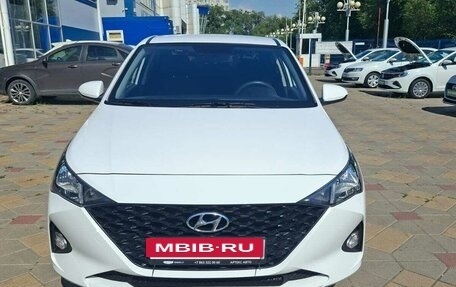 Hyundai Solaris II рестайлинг, 2021 год, 1 640 000 рублей, 11 фотография
