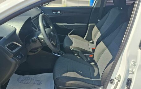 Hyundai Solaris II рестайлинг, 2021 год, 1 640 000 рублей, 23 фотография