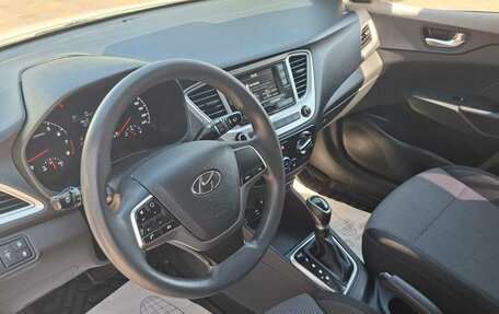 Hyundai Solaris II рестайлинг, 2021 год, 1 640 000 рублей, 39 фотография