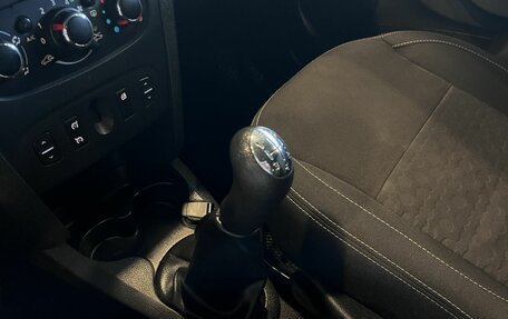 Renault Logan II, 2020 год, 895 000 рублей, 31 фотография