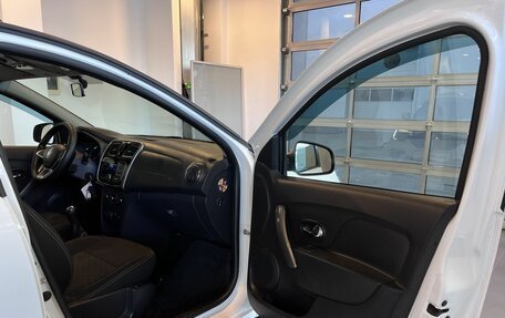 Renault Logan II, 2020 год, 895 000 рублей, 27 фотография