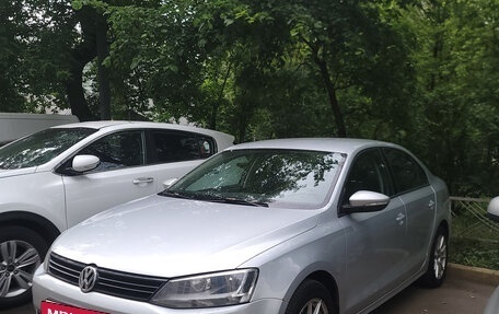 Volkswagen Jetta VI, 2011 год, 899 000 рублей, 1 фотография