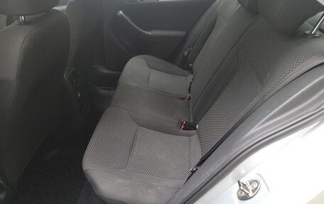 Volkswagen Jetta VI, 2011 год, 899 000 рублей, 10 фотография