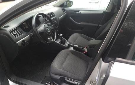 Volkswagen Jetta VI, 2011 год, 899 000 рублей, 8 фотография