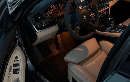 BMW 5 серия, 2011 год, 2 300 000 рублей, 7 фотография