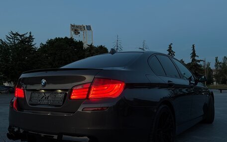 BMW 5 серия, 2011 год, 2 300 000 рублей, 13 фотография