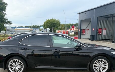 Toyota Camry, 2021 год, 2 100 000 рублей, 5 фотография