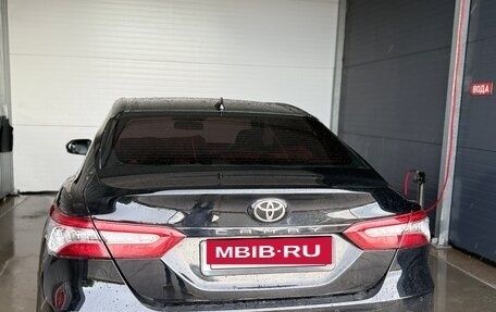 Toyota Camry, 2021 год, 2 100 000 рублей, 10 фотография