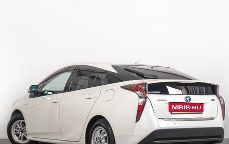Toyota Prius IV XW50, 2016 год, 1 899 000 рублей, 6 фотография