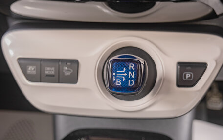 Toyota Prius IV XW50, 2016 год, 1 899 000 рублей, 17 фотография