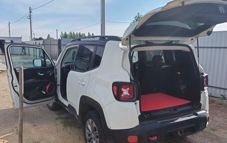 Jeep Renegade I рестайлинг, 2016 год, 1 900 000 рублей, 13 фотография