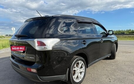 Mitsubishi Outlander III рестайлинг 3, 2013 год, 1 290 000 рублей, 4 фотография