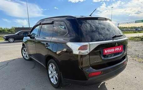 Mitsubishi Outlander III рестайлинг 3, 2013 год, 1 290 000 рублей, 3 фотография