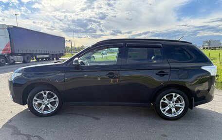 Mitsubishi Outlander III рестайлинг 3, 2013 год, 1 290 000 рублей, 6 фотография