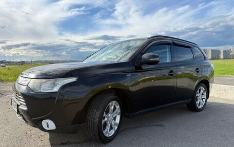 Mitsubishi Outlander III рестайлинг 3, 2013 год, 1 290 000 рублей, 7 фотография