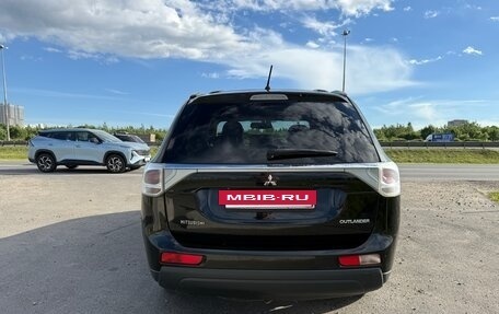 Mitsubishi Outlander III рестайлинг 3, 2013 год, 1 290 000 рублей, 5 фотография