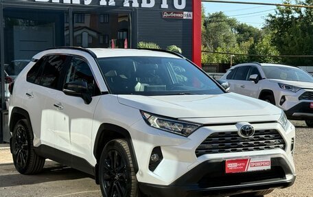Toyota RAV4, 2019 год, 2 630 000 рублей, 2 фотография