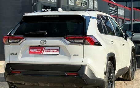 Toyota RAV4, 2019 год, 2 630 000 рублей, 11 фотография