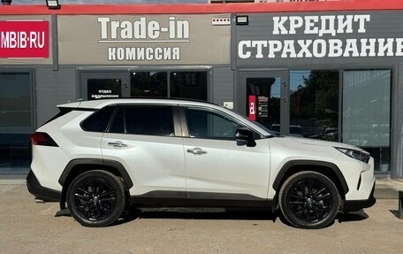 Toyota RAV4, 2019 год, 2 630 000 рублей, 13 фотография