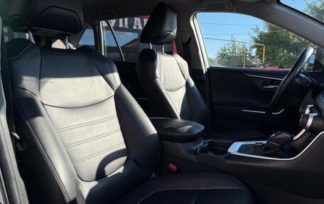 Toyota RAV4, 2019 год, 2 630 000 рублей, 34 фотография