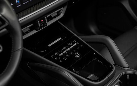 Porsche Cayenne III, 2023 год, 17 370 000 рублей, 22 фотография