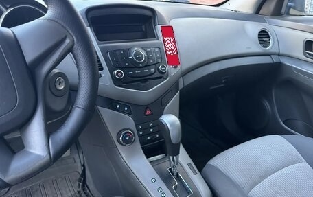 Chevrolet Cruze II, 2010 год, 670 000 рублей, 7 фотография