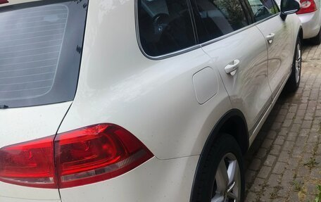 Volkswagen Touareg III, 2011 год, 1 730 000 рублей, 6 фотография