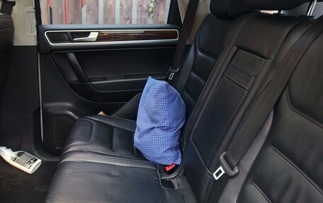 Volkswagen Touareg III, 2011 год, 1 730 000 рублей, 7 фотография