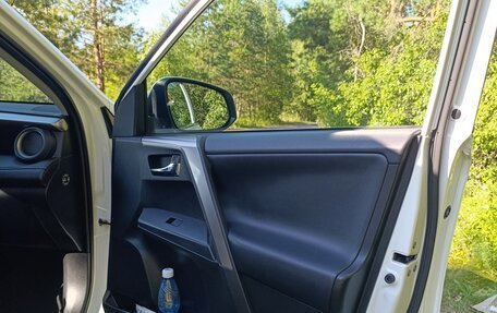 Toyota RAV4, 2019 год, 2 470 000 рублей, 4 фотография