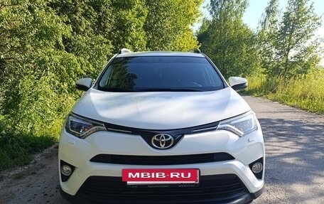 Toyota RAV4, 2019 год, 2 470 000 рублей, 7 фотография