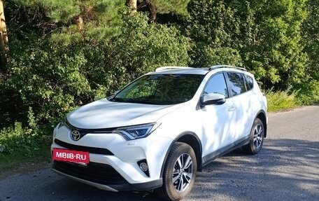 Toyota RAV4, 2019 год, 2 470 000 рублей, 8 фотография