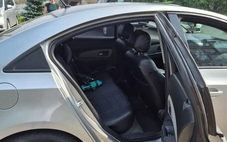 Chevrolet Cruze II, 2010 год, 700 000 рублей, 2 фотография