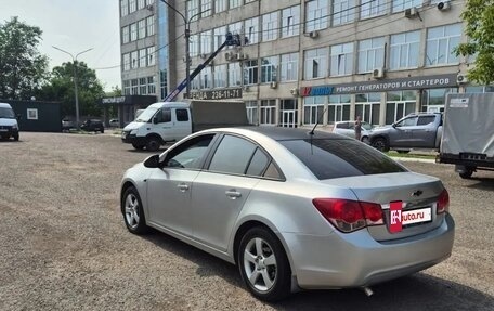 Chevrolet Cruze II, 2010 год, 700 000 рублей, 4 фотография