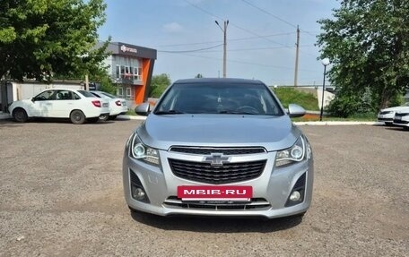 Chevrolet Cruze II, 2010 год, 700 000 рублей, 3 фотография