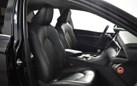 Toyota Camry, 2019 год, 2 398 100 рублей, 8 фотография