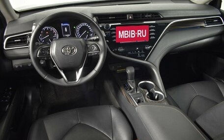Toyota Camry, 2019 год, 2 398 100 рублей, 6 фотография