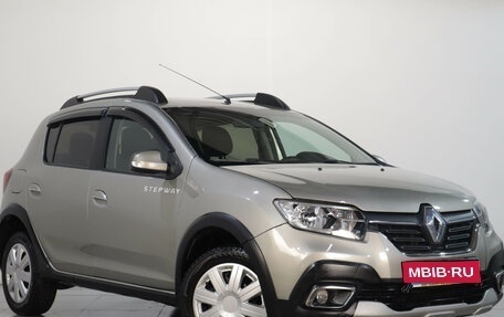 Renault Sandero II рестайлинг, 2018 год, 999 000 рублей, 1 фотография