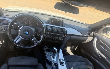 BMW 3 серия, 2017 год, 1 960 000 рублей, 12 фотография