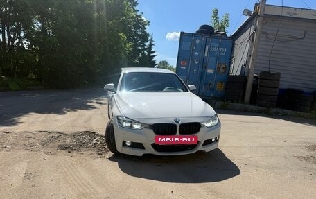 BMW 3 серия, 2017 год, 1 960 000 рублей, 10 фотография