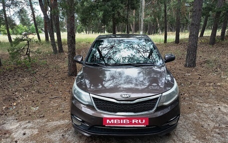 KIA Rio III рестайлинг, 2016 год, 900 000 рублей, 4 фотография