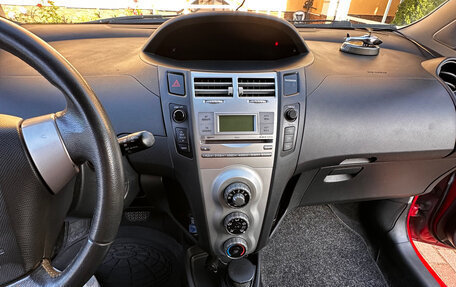 Toyota Yaris III рестайлинг, 2008 год, 580 000 рублей, 6 фотография