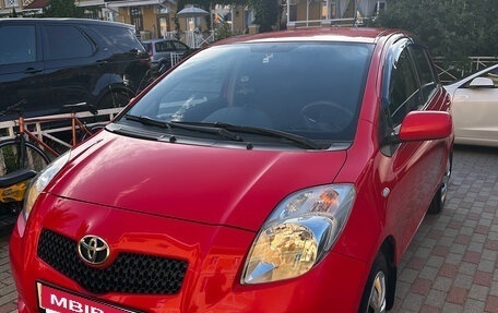 Toyota Yaris III рестайлинг, 2008 год, 580 000 рублей, 2 фотография