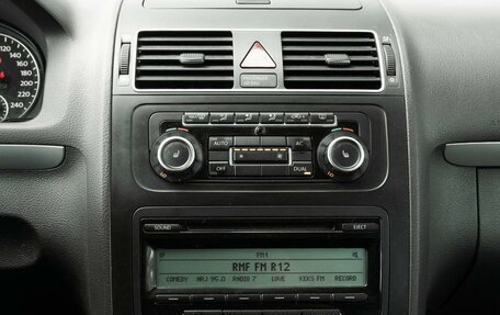Volkswagen Touran III, 2010 год, 960 000 рублей, 15 фотография
