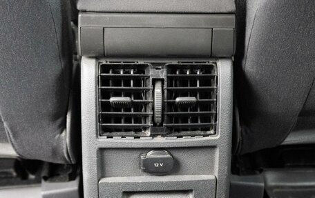 Volkswagen Touran III, 2010 год, 960 000 рублей, 24 фотография